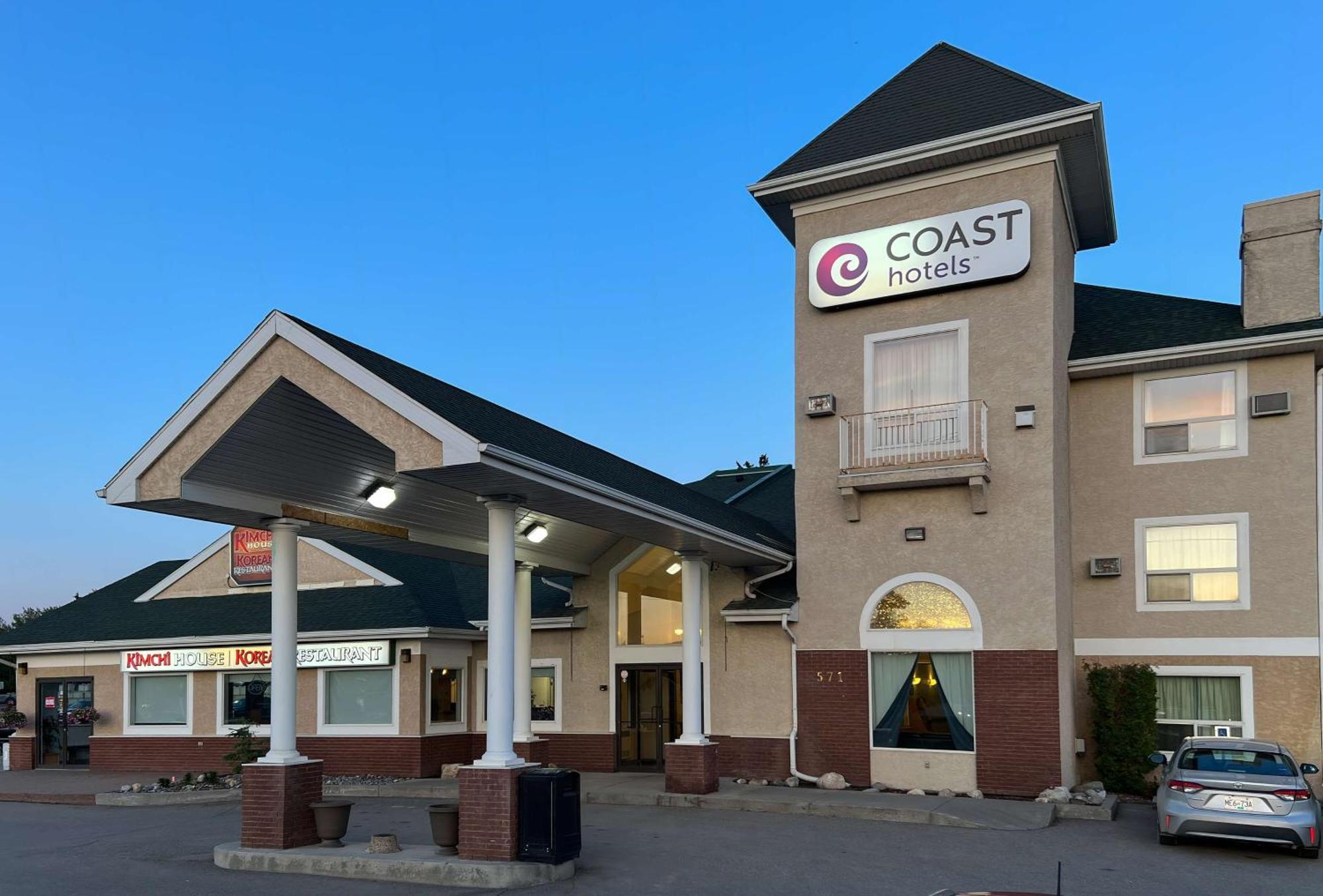 Coast Hinton Hotel Exterior photo