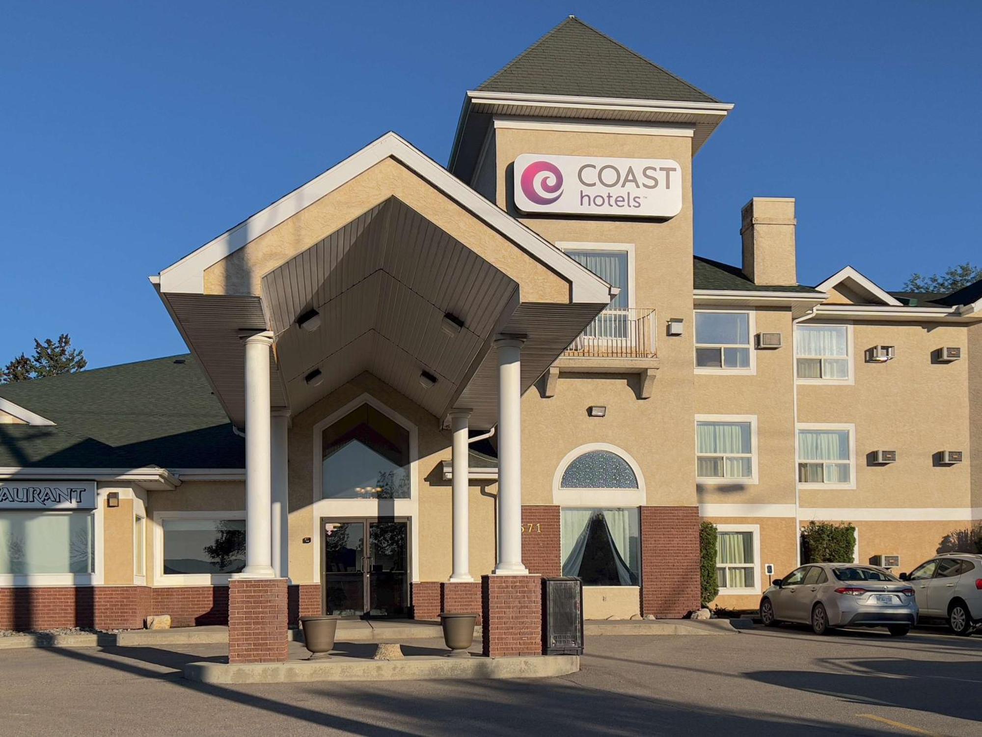 Coast Hinton Hotel Exterior photo