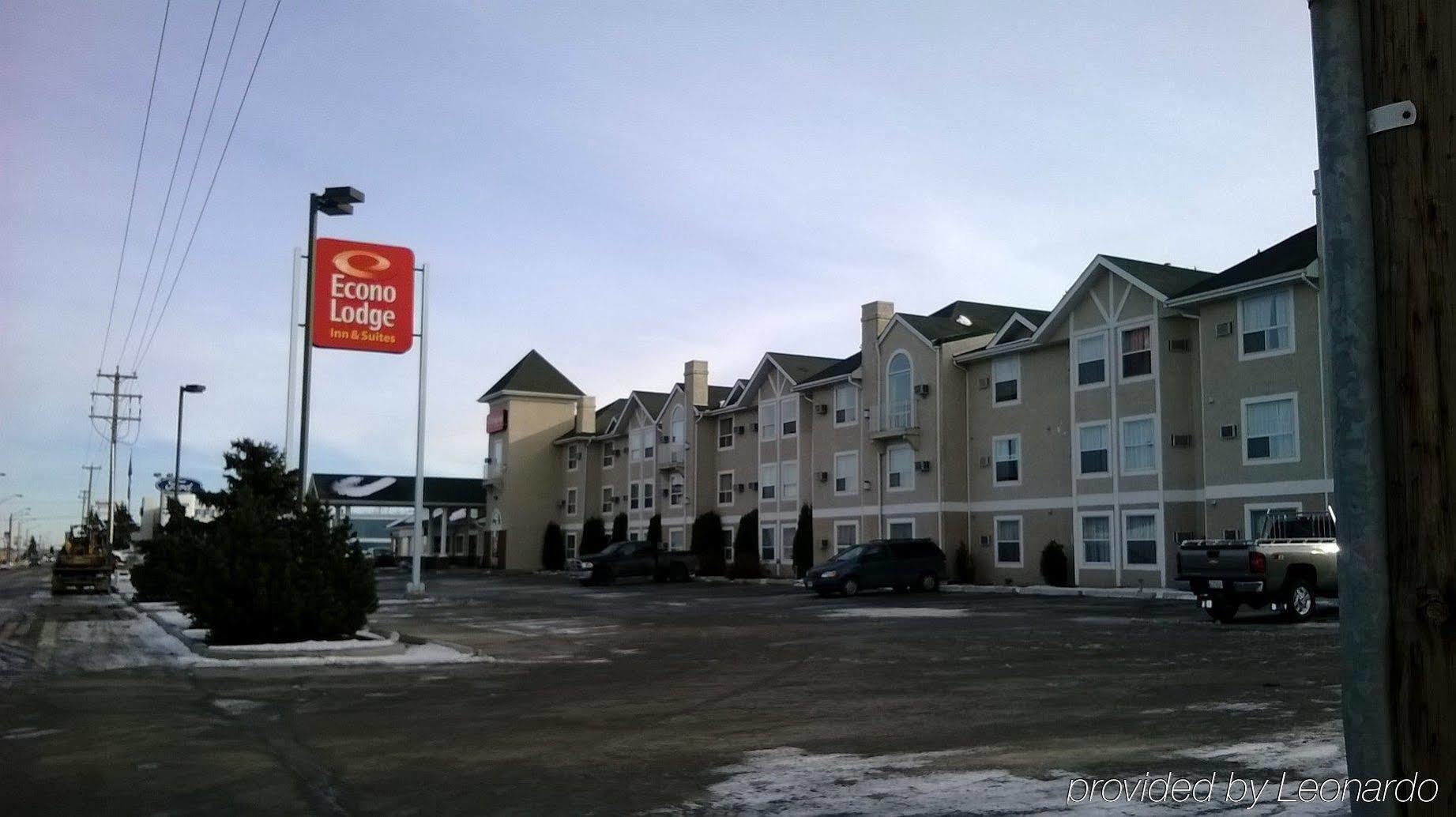 Coast Hinton Hotel Exterior photo